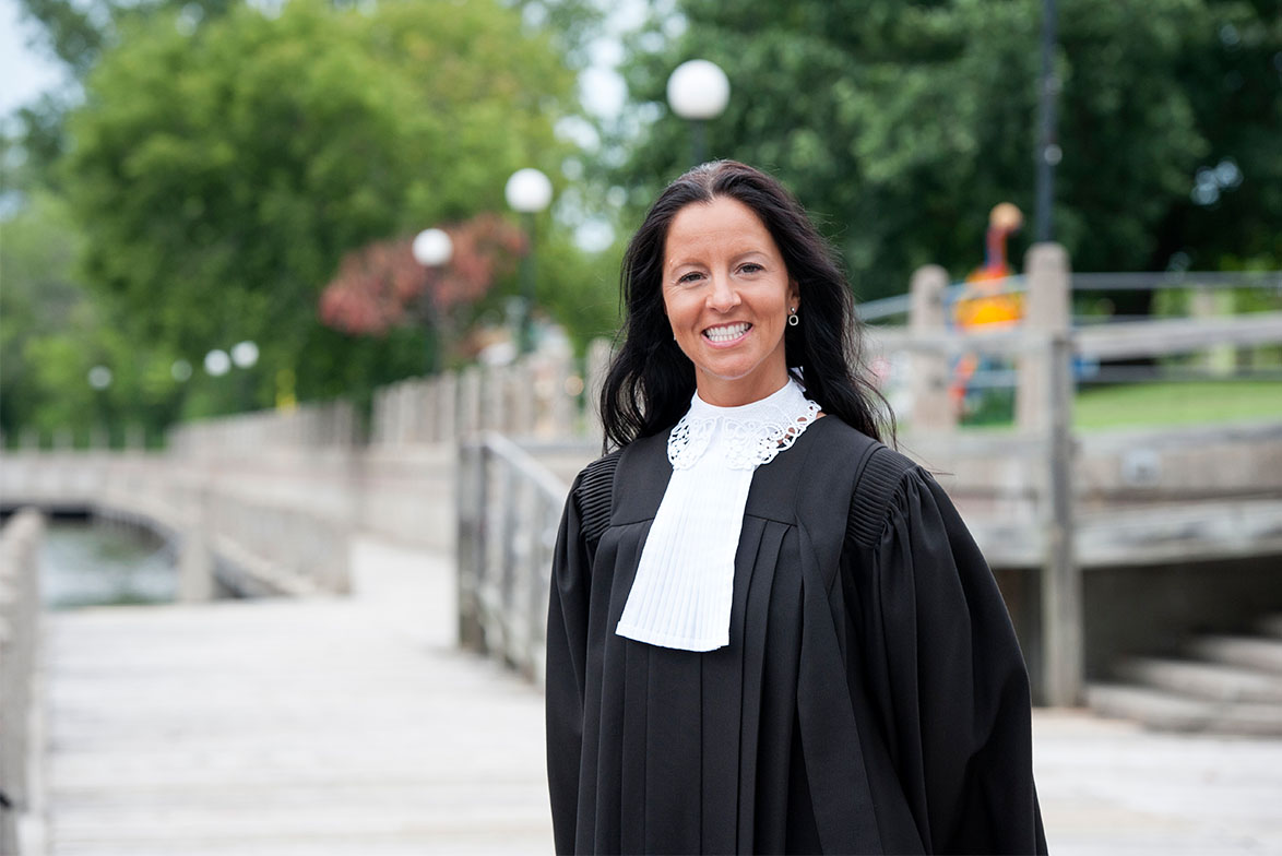 Caroline Simard, lawyer in Hull